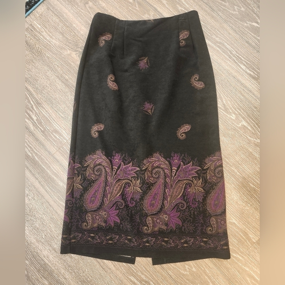 Briggs New York Women's Black and Purple Paisley Bohemian Skirt Size 16 Like New